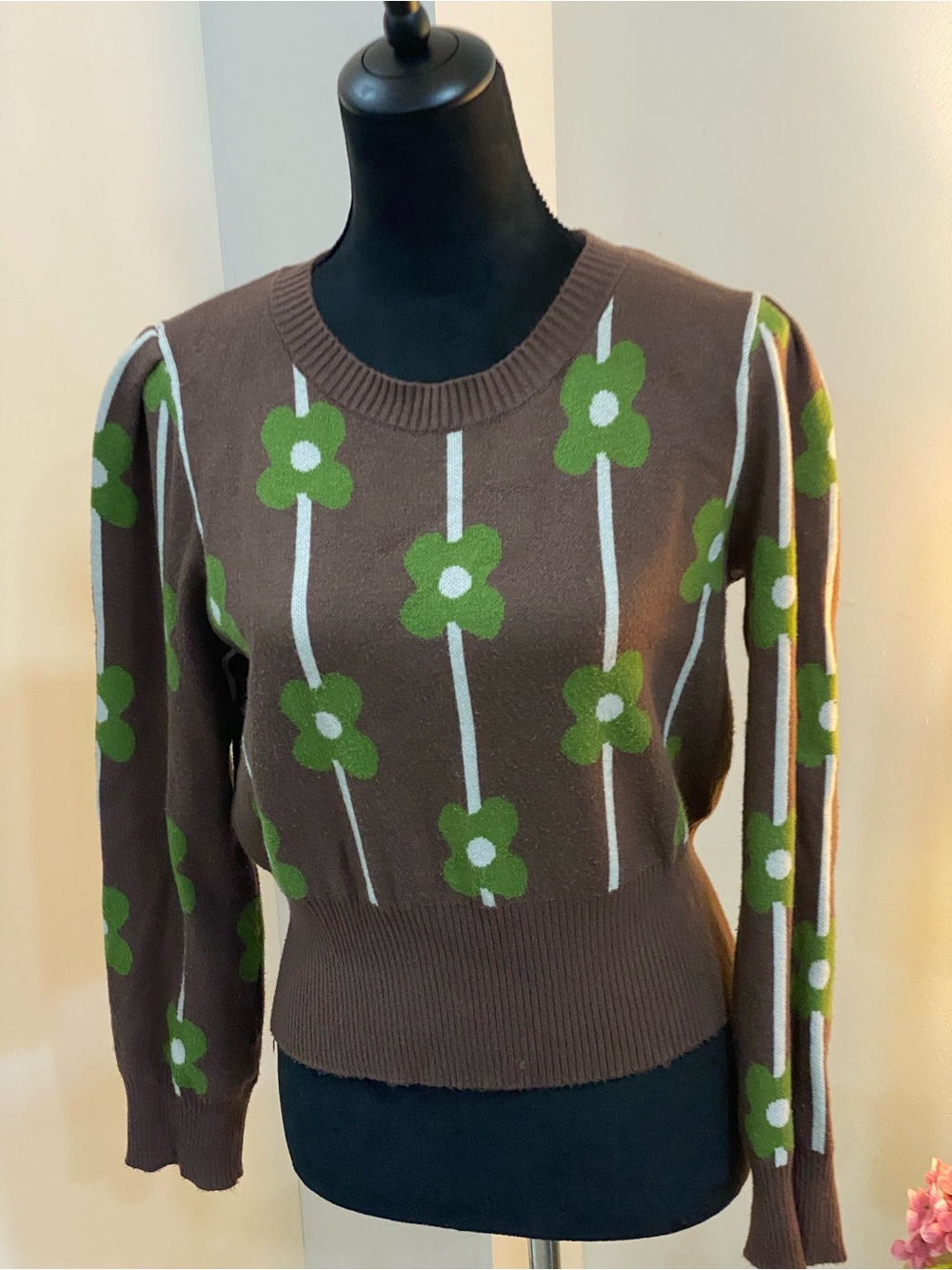 Ellen Tracy Brown Crewneck Sweater with Green Floral Motif